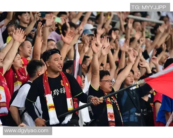 足球场上的卡字传奇明星们他们的精彩瞬间与辉煌成就回顾